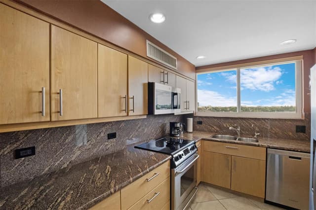 333 Sunset Drive # 503, Fort Lauderdale FL 33301 - Fort Lauderdale, FL - Photo 2