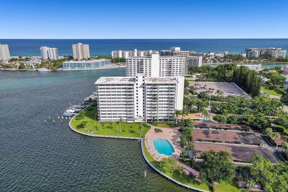 701 E Camino Real # 4b, Boca Raton FL 33432