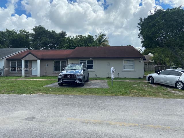 3956 NW 182nd Ln, Miami Gardens FL 33055 - Miami Gardens, FL - Photo 2