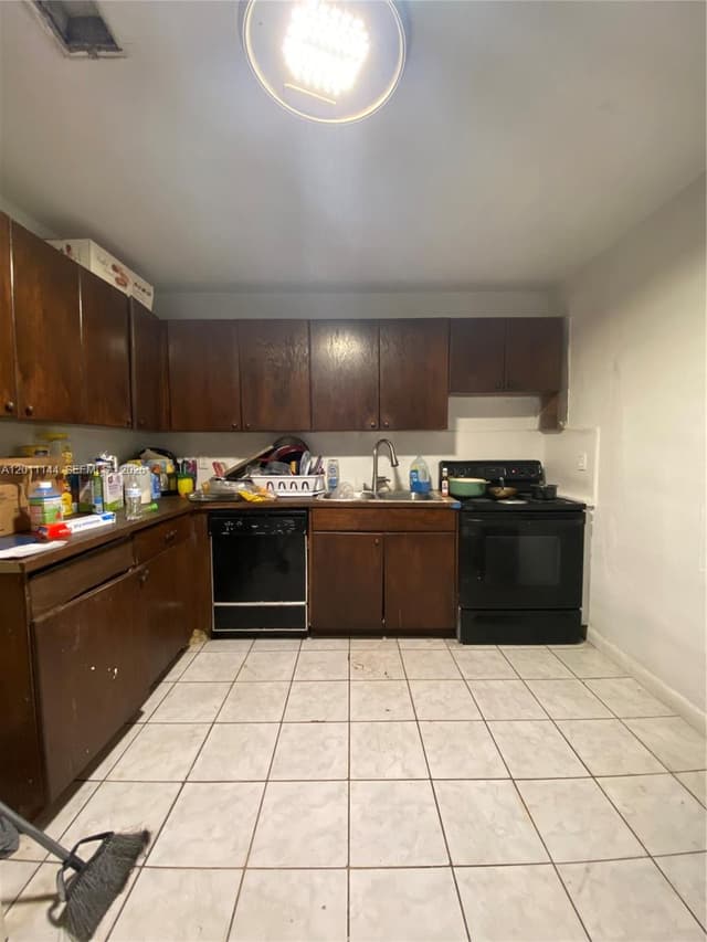 3956 NW 182nd Ln, Miami Gardens FL 33055 - Miami Gardens, FL - Photo 3