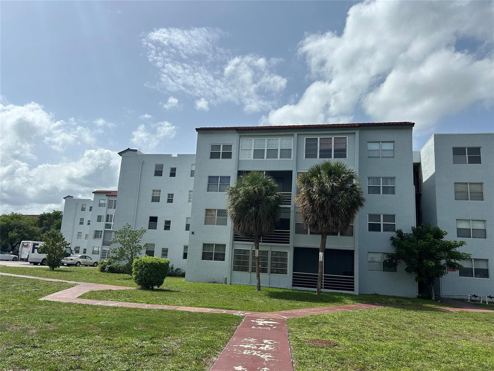 2860 Somerset Drive # 311k, Lauderdale Lakes FL 33311 - Lauderdale Lakes, FL - Photo 1