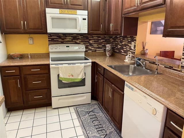 2860 Somerset Drive # 311k, Lauderdale Lakes FL 33311 - Lauderdale Lakes, FL - Photo 4