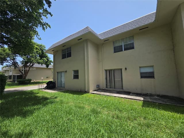 7505 Kimberly Blvd # 122, North Lauderdale FL 33068 - North Lauderdale, FL - Photo 6