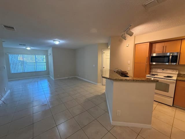 3390 N Pinewalk Drive # 1012, Margate FL 33063 - Margate, FL - Photo 3
