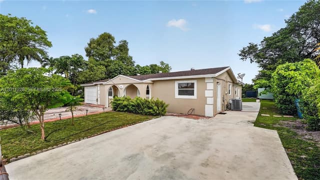 4271 NW 192nd St, Miami Gardens FL 33055 - Miami Gardens, FL - Photo 2