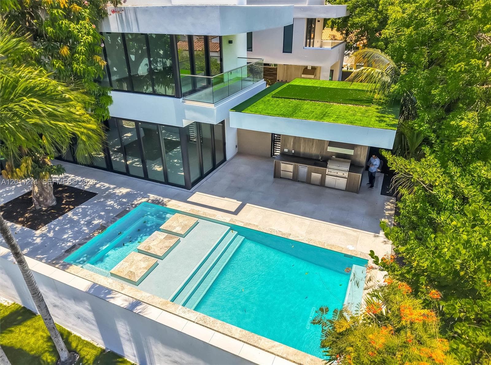 125 SW 29th Rd, Miami FL 33129
