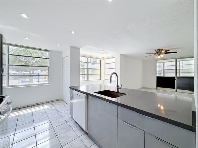16400 NE 17th Ave # 206, North Miami Beach FL 33162 - North Miami Beach, FL - Photo 5