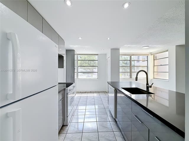 16400 NE 17th Ave # 206, North Miami Beach FL 33162 - North Miami Beach, FL - Photo 4