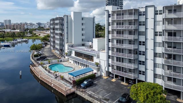 300 Diplomat Pkwy # 204, Hallandale Beach FL 33009 - Hallandale Beach, FL - Photo 5