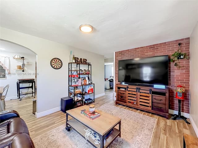 800 NW 17th Ter, Pompano Beach FL 33069 - Pompano Beach, FL - Photo 3