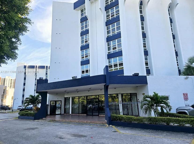 9682 Fontainebleau Blvd # 207, Miami FL 33172