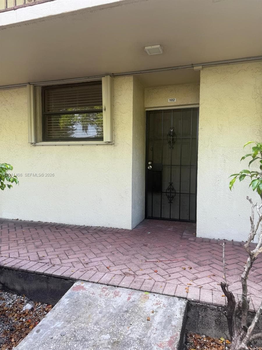 109 Lake Emerald Dr # 102, Oakland Park FL 33309 - Oakland Park, FL - Photo 1