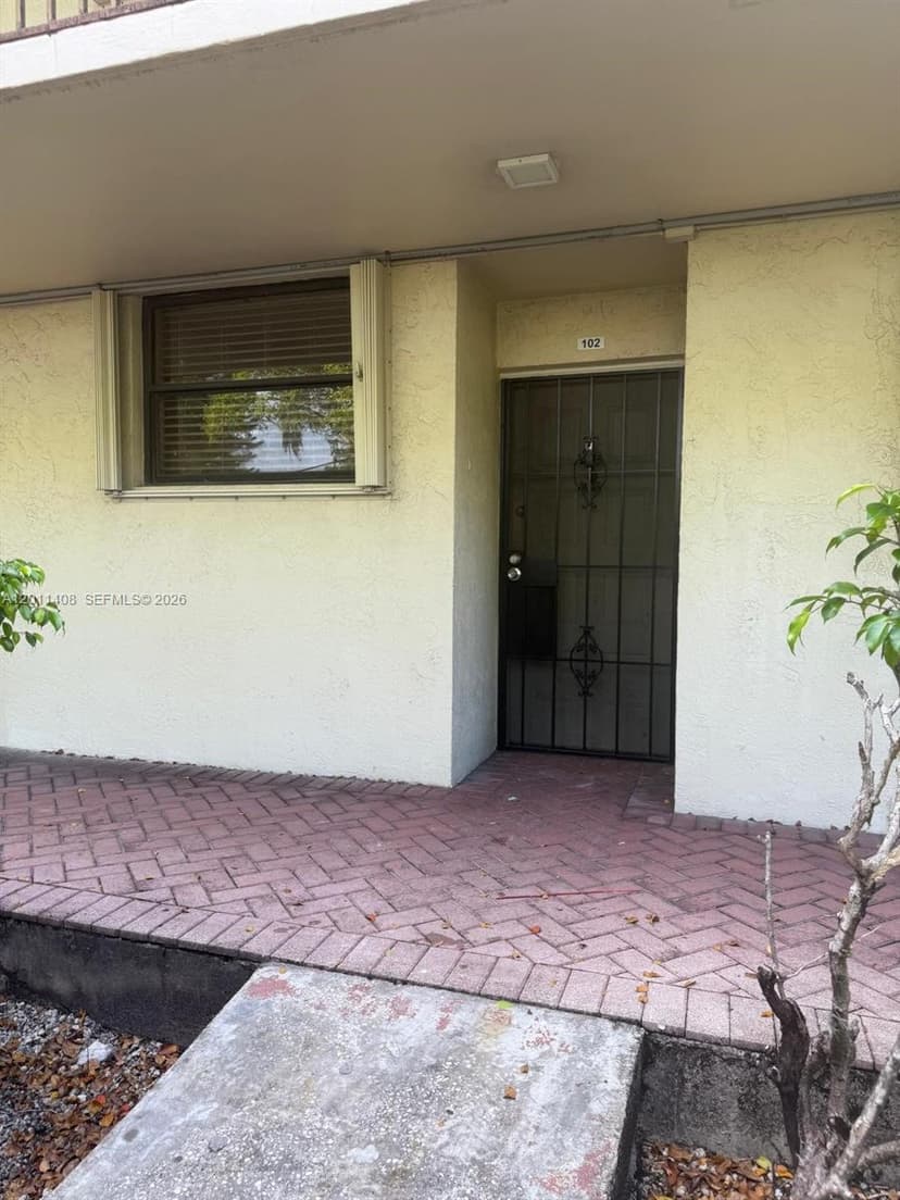 109 Lake Emerald Dr # 102, Oakland Park FL 33309