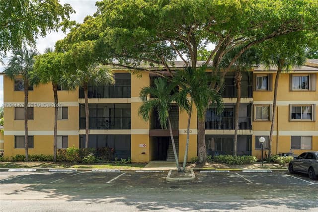 3083 N Oakland Forest Dr # 206, Oakland Park FL 33309 - Oakland Park, FL - Photo 2