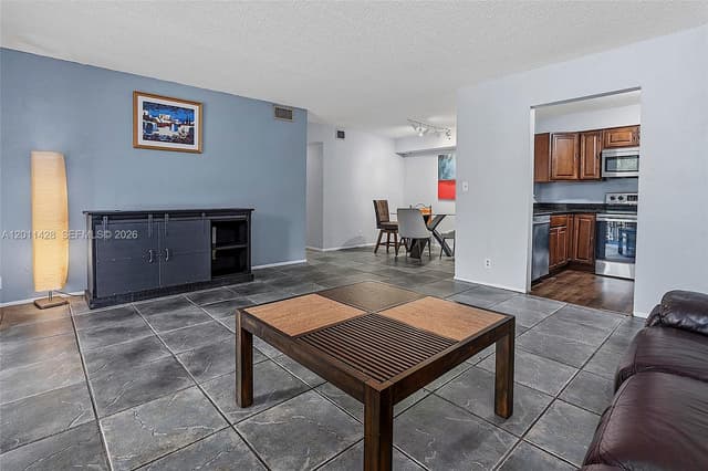 3083 N Oakland Forest Dr # 206, Oakland Park FL 33309 - Oakland Park, FL - Photo 6