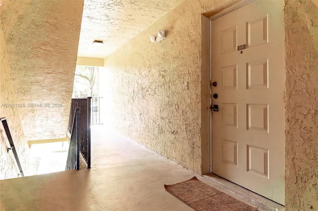 3083 N Oakland Forest Dr # 206, Oakland Park FL 33309 - Oakland Park, FL - Photo 3