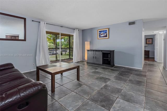 3083 N Oakland Forest Dr # 206, Oakland Park FL 33309 - Oakland Park, FL - Photo 4