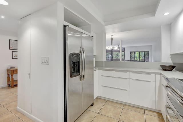 141 SW 96th Terrace # 302, Plantation FL 33324 - Plantation, FL - Photo 2