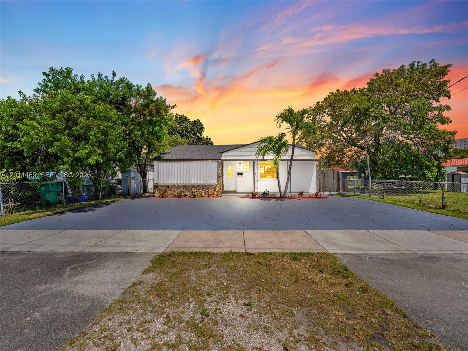 521 SW 64th Ct, Miami FL 33144