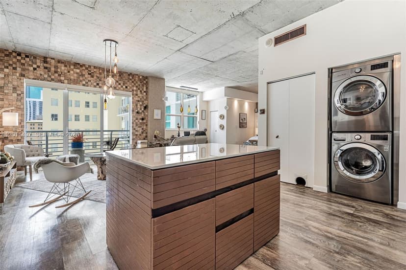133 NE 2nd Ave # 1208, Miami FL 33132