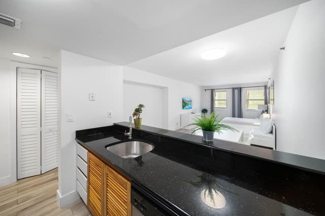 834 Ocean Drive # 406, Miami Beach FL 33139 - Miami Beach, FL - Photo 6