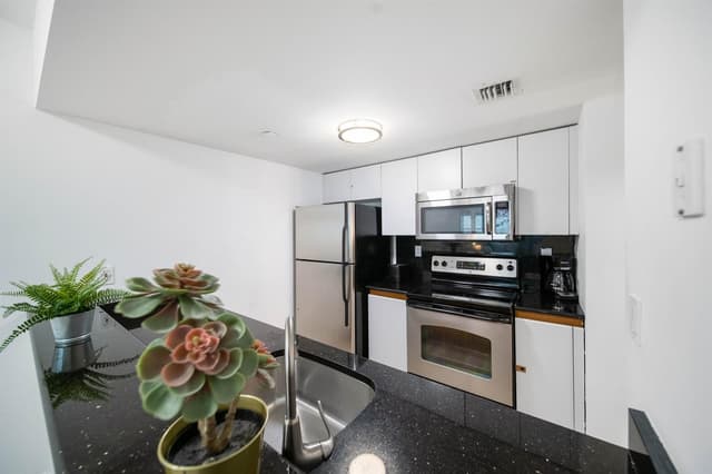 834 Ocean Drive # 406, Miami Beach FL 33139 - Miami Beach, FL - Photo 4