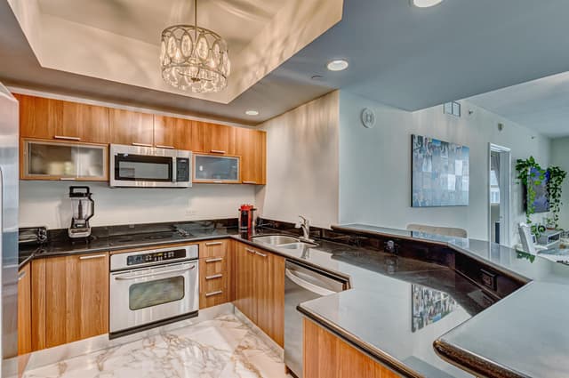 2640 Lake Shore Drive # 2014, Riviera Beach FL 33404 - Riviera Beach, FL - Photo 2
