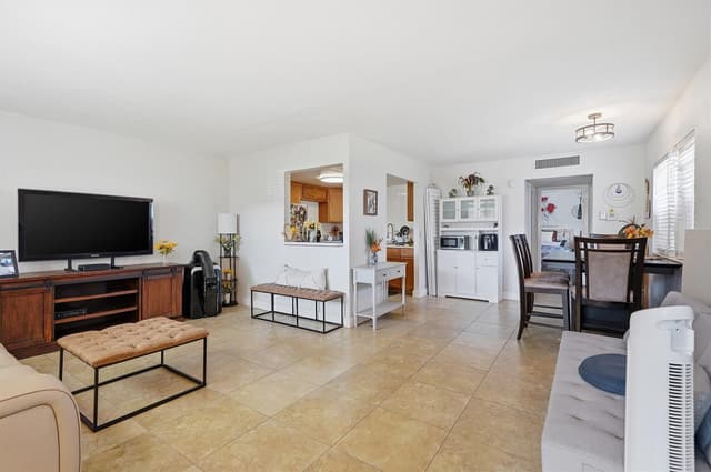 251 Monaco Way, Delray Beach FL 33446 - Delray Beach, FL - Photo 7