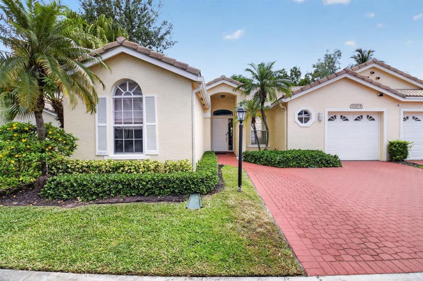 17257 Boca Club Boulevard Apt 5, Boca Raton FL 33487