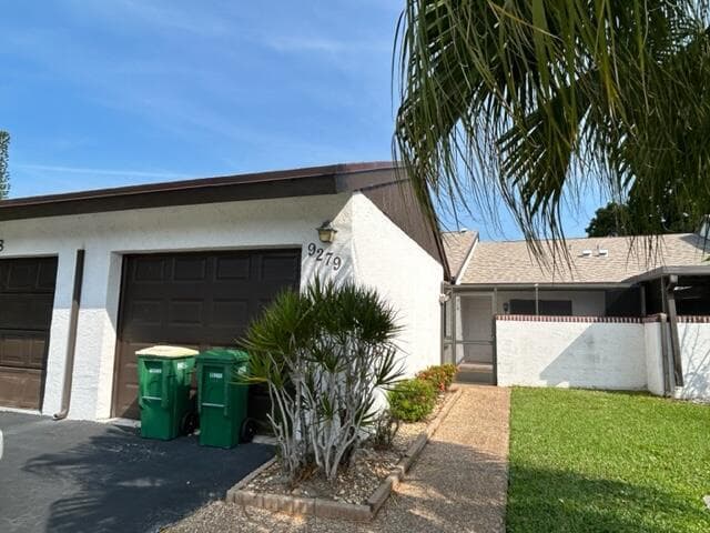 9279 Wedgewood Drive # B20, Tamarac FL 33321
