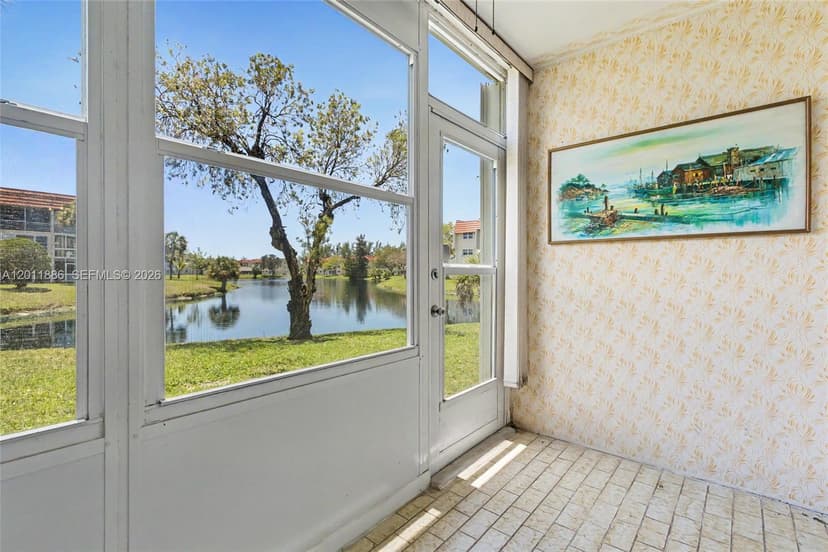 2831 E Sunrise Lakes Dr # 105, Sunrise FL 33322