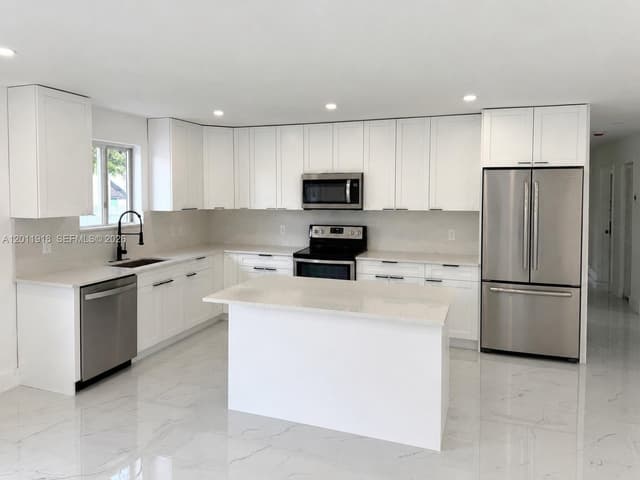 3536 NW 14th Ter, Miami FL 33125 - Miami, FL - Photo 6