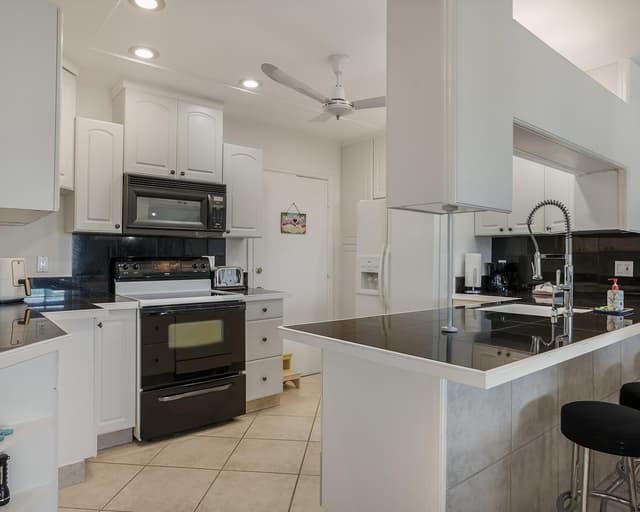 4770 NW 21st Street # 402, Lauderhill FL 33313 - Lauderhill, FL - Photo 2