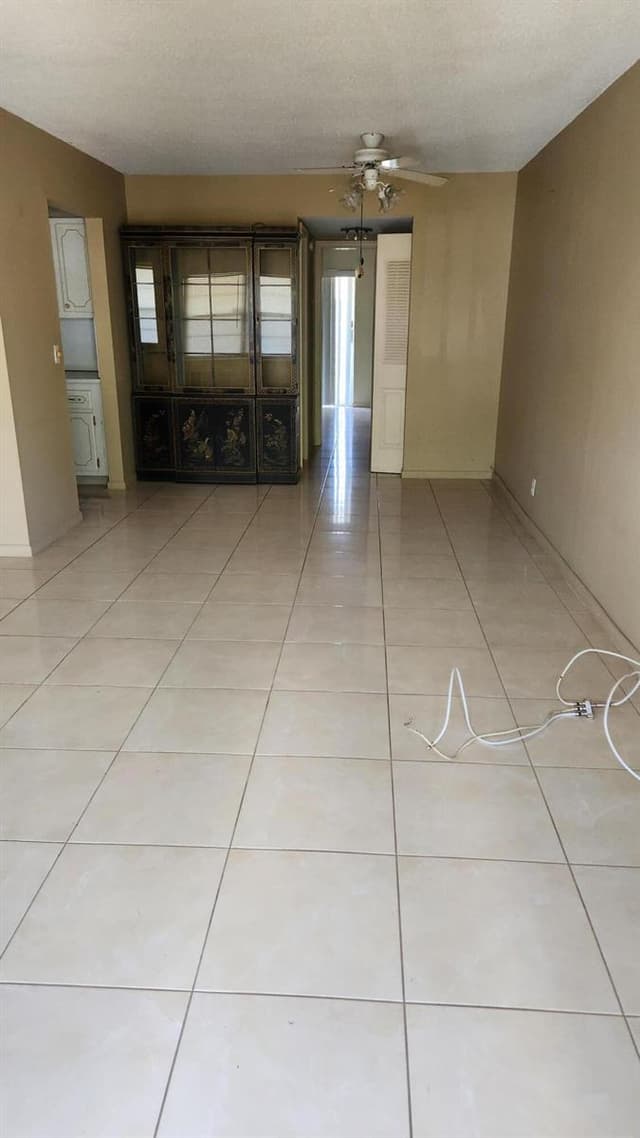 102 Andover D, West Palm Beach FL 33417 - West Palm Beach, FL - Photo 2