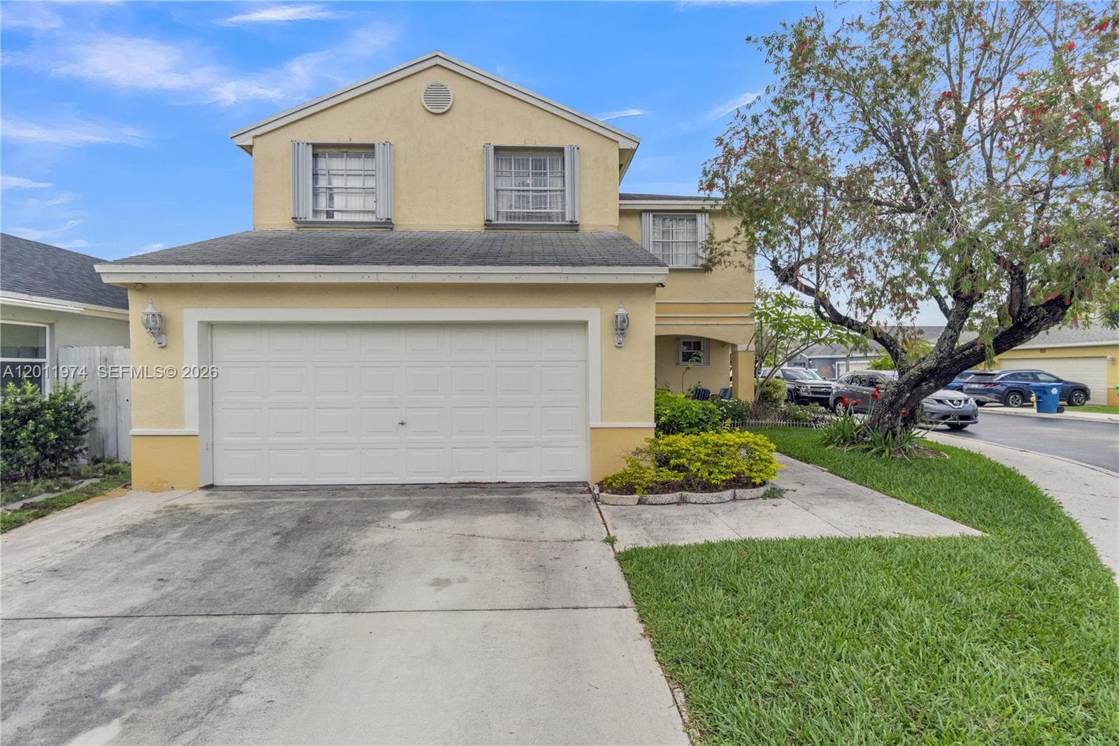 375 W Riverbend Dr, Sunrise FL 33326 - Sunrise, FL - Photo 1