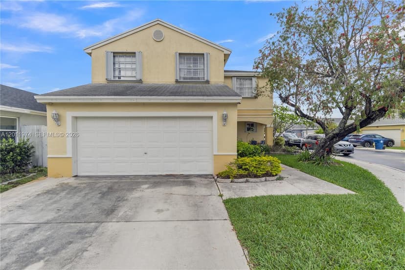 375 W Riverbend Dr, Sunrise FL 33326