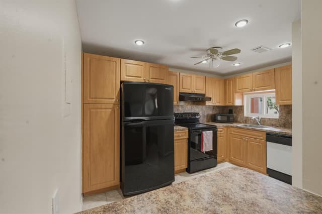 9720 S Hollybrook Lake Drive # 205, Pembroke Pines FL 33025 - Pembroke Pines, FL - Photo 2