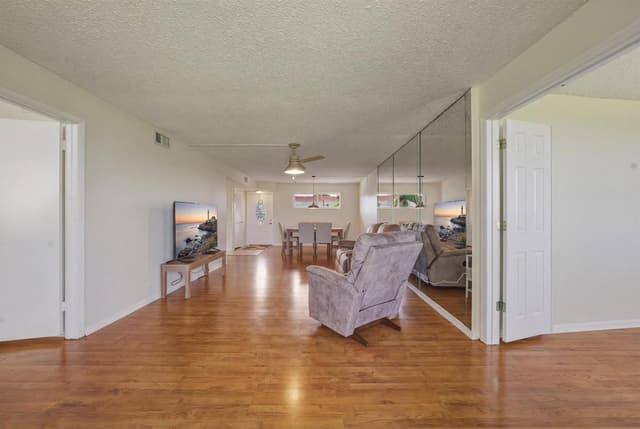 9720 S Hollybrook Lake Drive # 205, Pembroke Pines FL 33025 - Pembroke Pines, FL - Photo 3