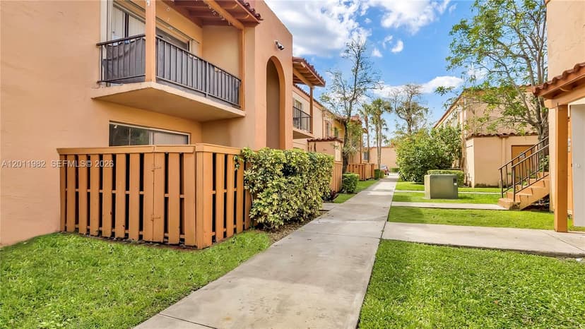 7231 Miami Lakes Dr # C5, Miami Lakes FL 33014
