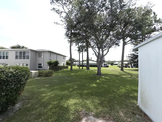 1030 Silk Oak Terrace # 101, Delray Beach FL 33445 - Delray Beach, FL - Photo 2