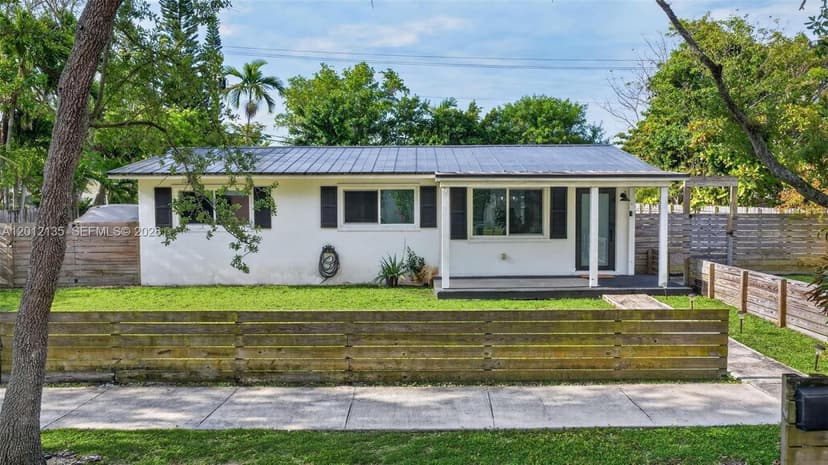 9240 Marine Dr, Cutler Bay FL 33189