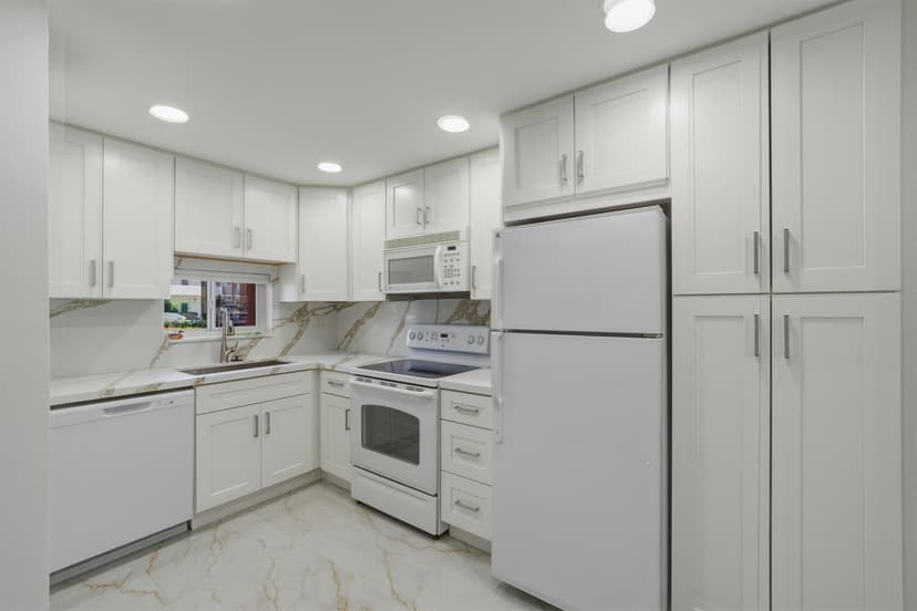 371 S Hollybrook Drive # 106, Pembroke Pines FL 33025