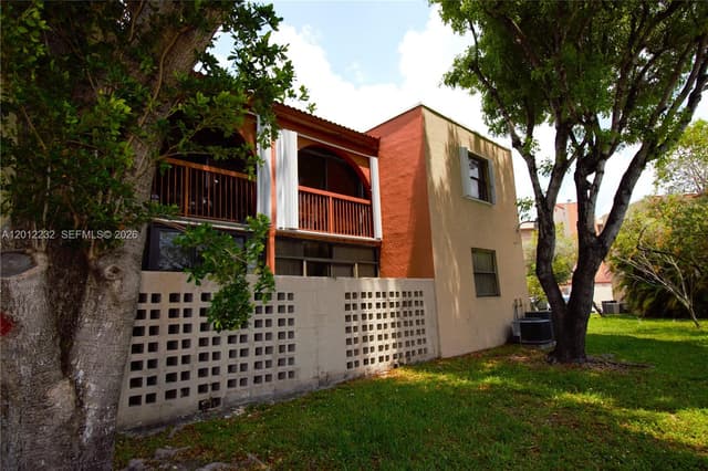 10241 NW 9th St Cir # 5, Miami FL 33172 - Miami, FL - Photo 2
