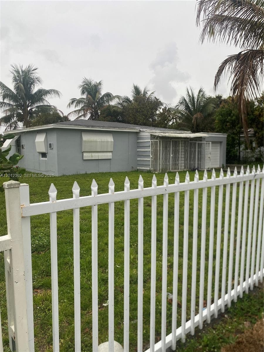 1070 NW 147th St, Miami FL 33168