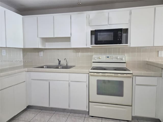 4670 W 13th Ln # 507, Hialeah FL 33012 - Hialeah, FL - Photo 3