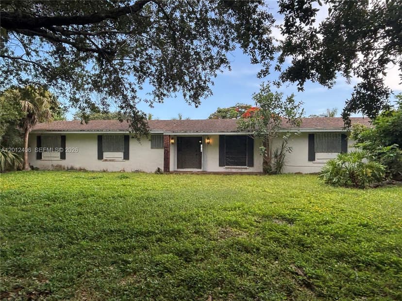 9290 SW 104th St, Miami FL 33176