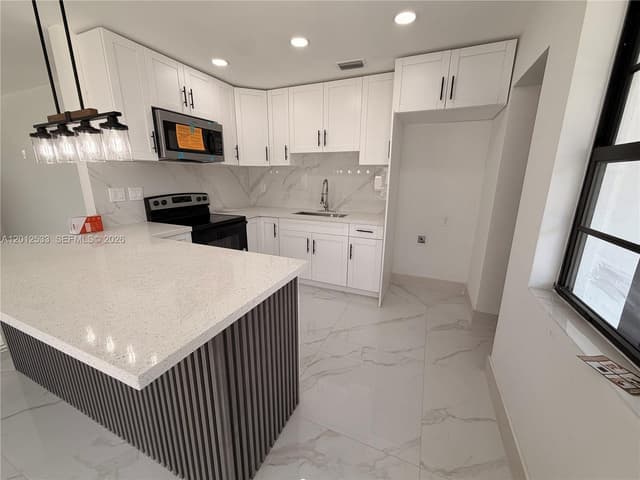 7600 Venetian St, Miramar FL 33023 - Miramar, FL - Photo 5