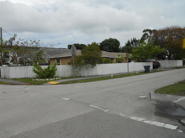 3290 NE 10th Avenue, Oakland Park FL 33334 - Oakland Park, FL - Photo 2