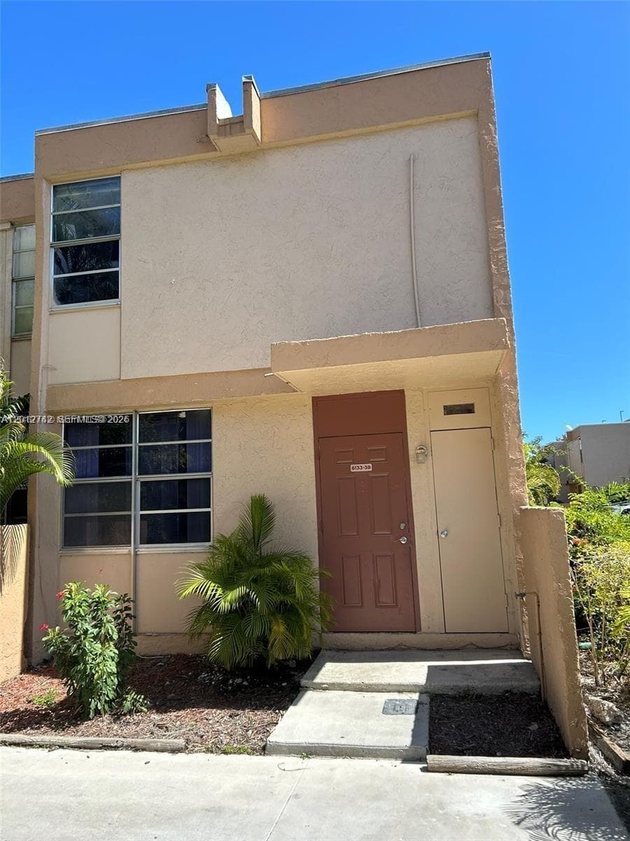 6133 SW 69th St # 38, South Miami FL 33143