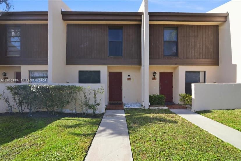 1270 NW 99th Ave # 60, Pembroke Pines FL 33024